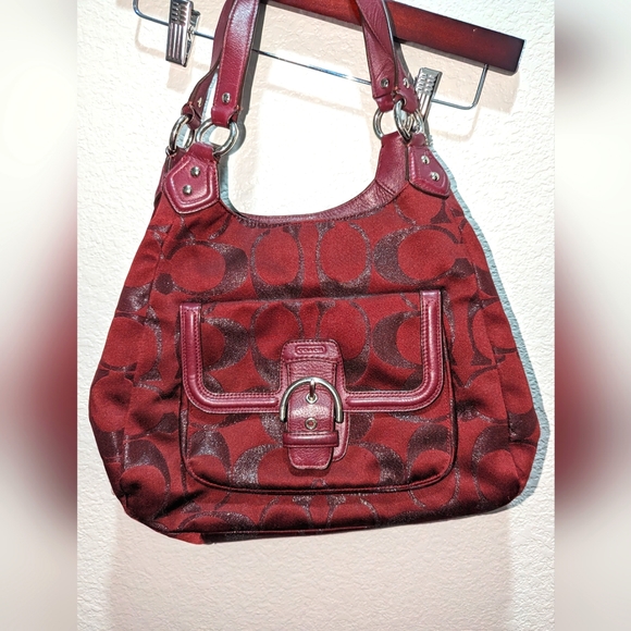 Burgundy coach - Picture 2 of 10